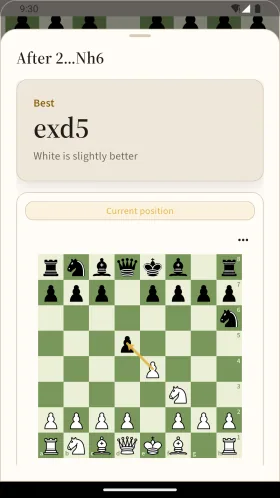 Chess analysis showing a suggested move on the board